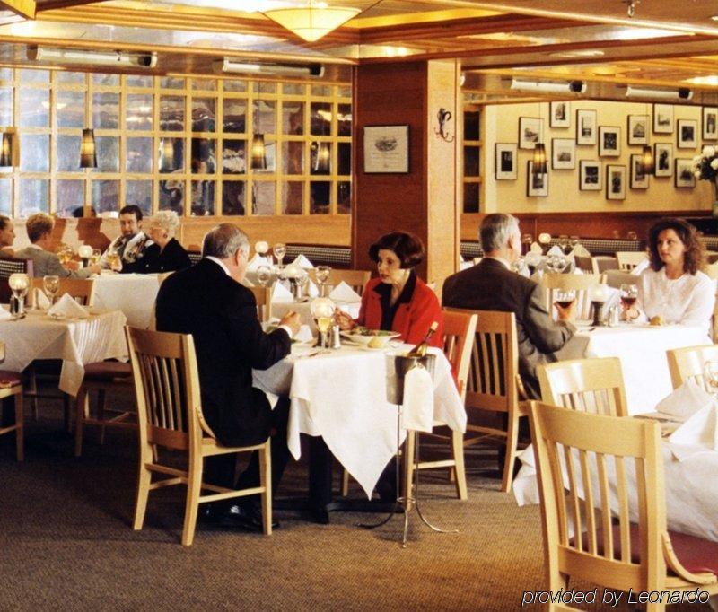 Holiday Inn - Terre Haute, An Ihg Hotel Restaurant photo